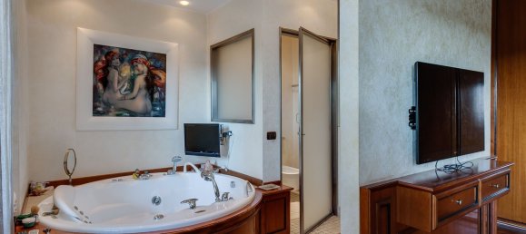 6 bedrooms Apartment in Rome, Italy No. 335505 11