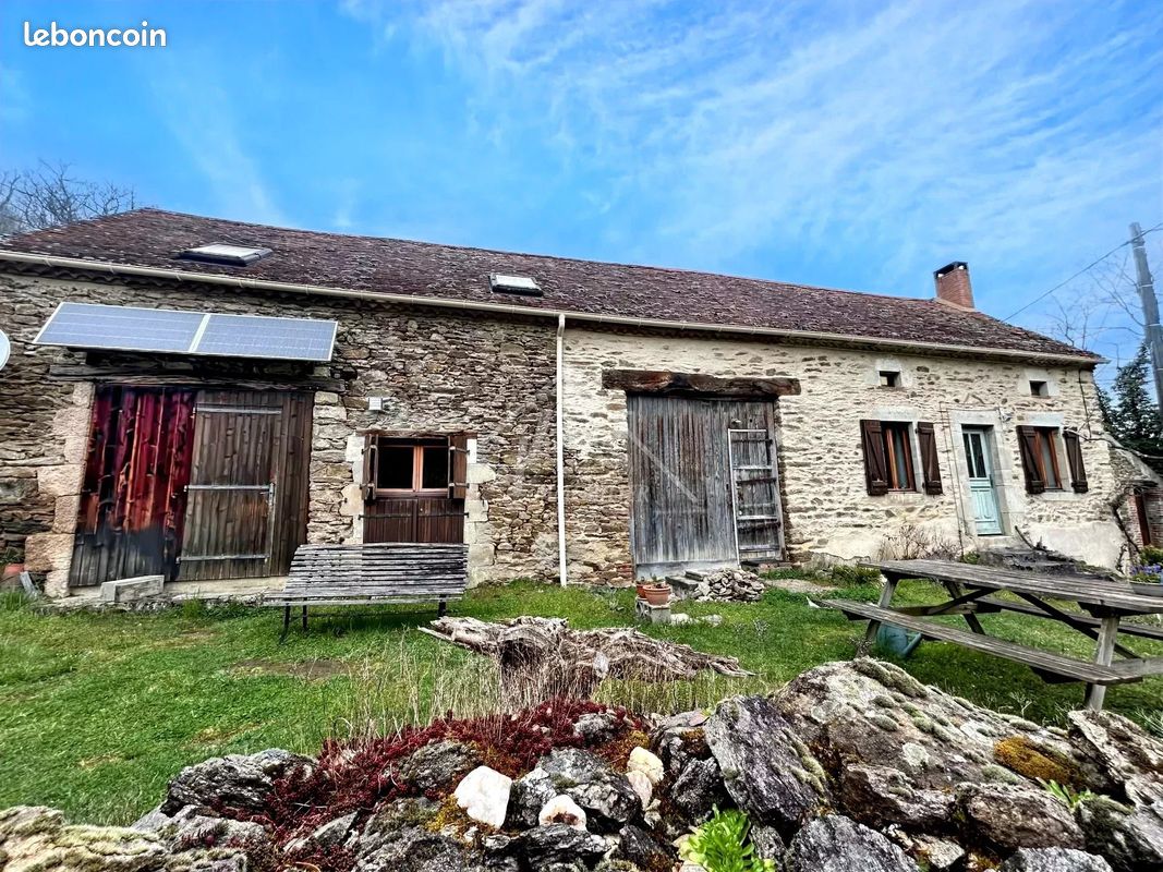 2 chambres Maison à Bellenaves, France No. 59504