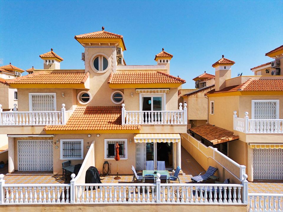 3 bedrooms Villa in Pinar De Campoverde, Spain No. 246423