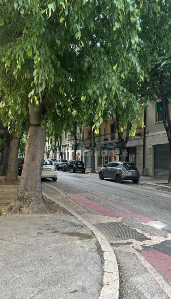 Apartamento de 3 dormitorios en Avezzano, Italy No. 340109