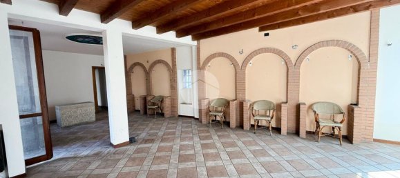 2غرفة عقار تجاري في Romano di Lombardia, Italy رقم 361681 2