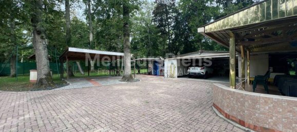 5 bedrooms House in Lamorlaye, France No. 86146 5