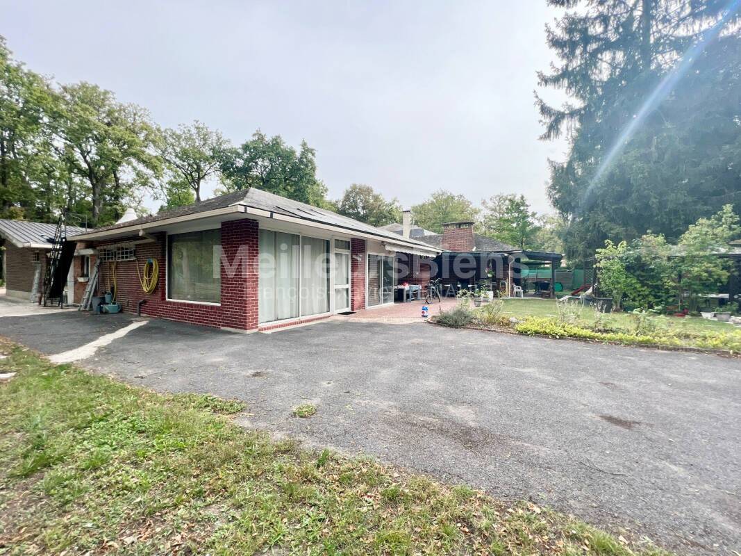 5 bedrooms House in Lamorlaye, France No. 86146