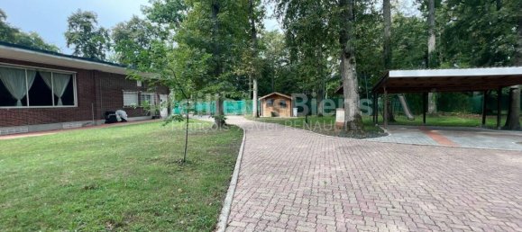 5 bedrooms House in Lamorlaye, France No. 86146 14