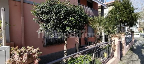 Apartamento de 2 dormitorios en Cattolica, Italy No. 143094 3