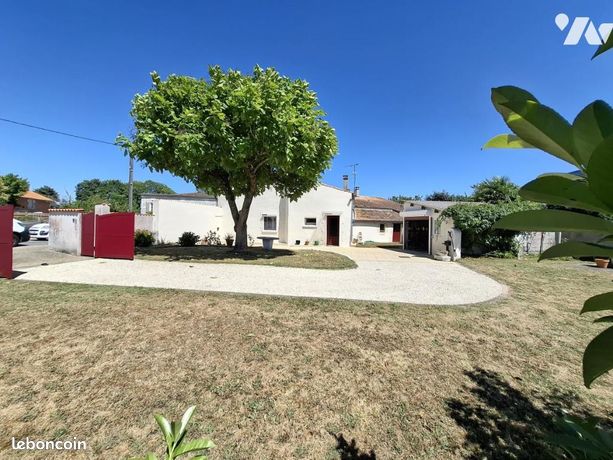 4 bedrooms Villa in Charente-Maritime, France No. 287589