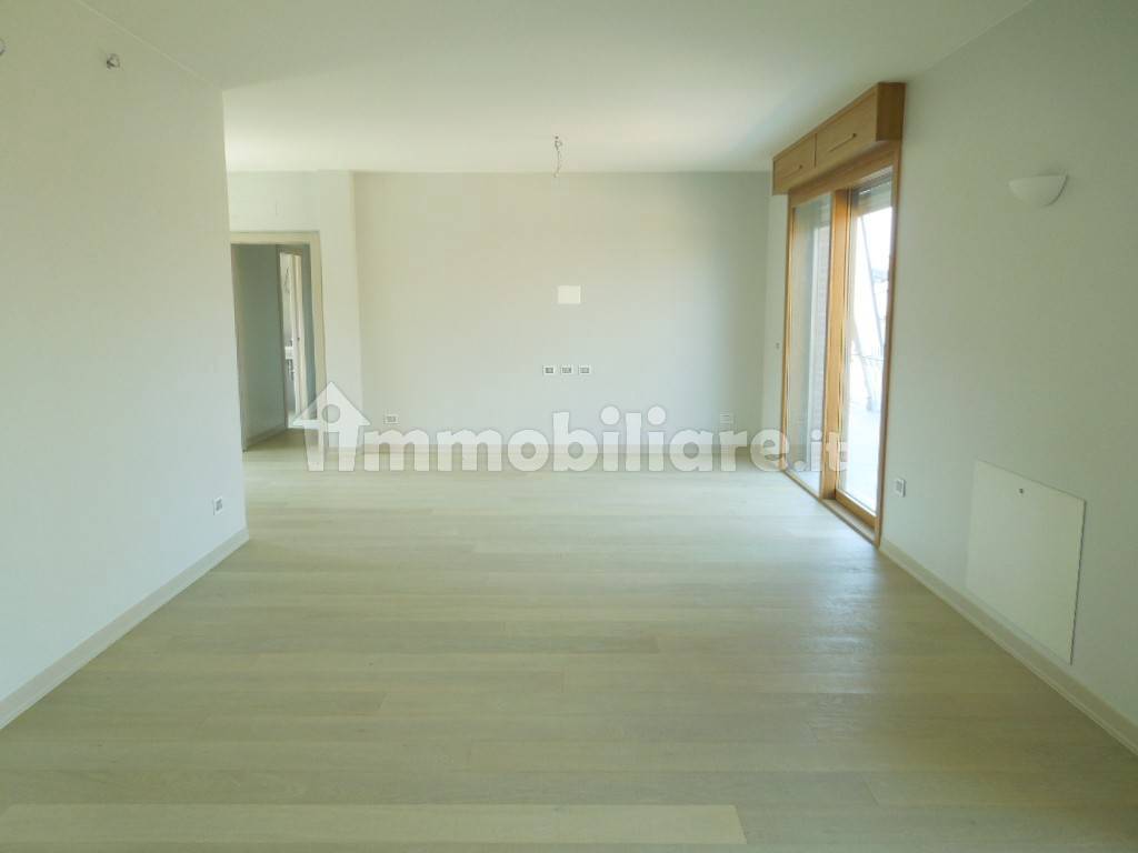 2 Schlafzimmer Penthouse in Reggio Emilia, Italy, Nr. 157297