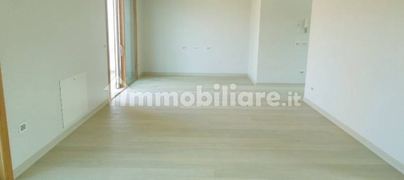 2 Schlafzimmer Penthouse in Reggio Emilia, Italy, Nr. 157297 2