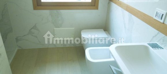 2 Schlafzimmer Penthouse in Reggio Emilia, Italy, Nr. 157297 3