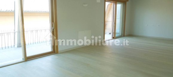 2 Schlafzimmer Penthouse in Reggio Emilia, Italy, Nr. 157297 7