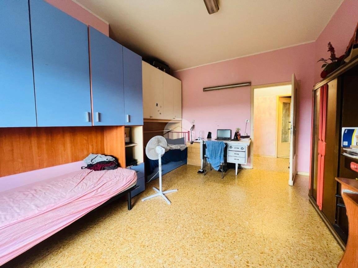 2 bedrooms Apartment in Turin, Italy No. 325034