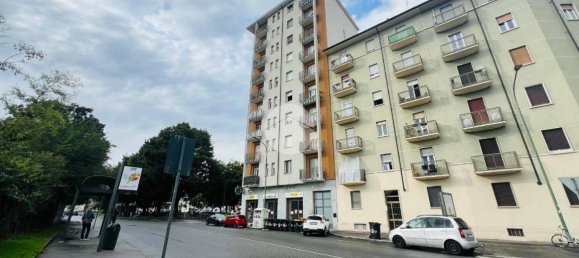 2 bedrooms Apartment in Turin, Italy No. 325034 11