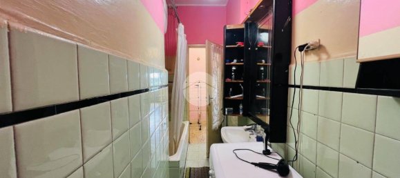 2 bedrooms Apartment in Turin, Italy No. 325034 3