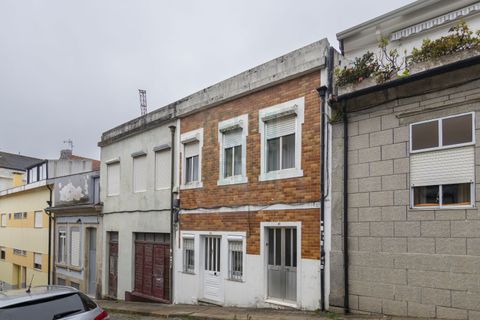 2 bedrooms Apartment in Porto, Portugal No. 236257