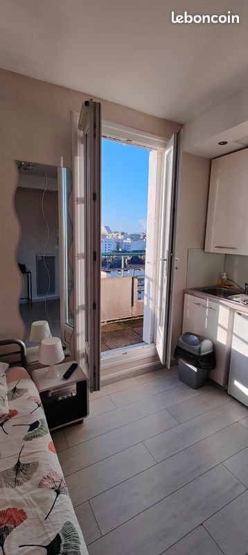 Estudio en Rennes, France No. 322909