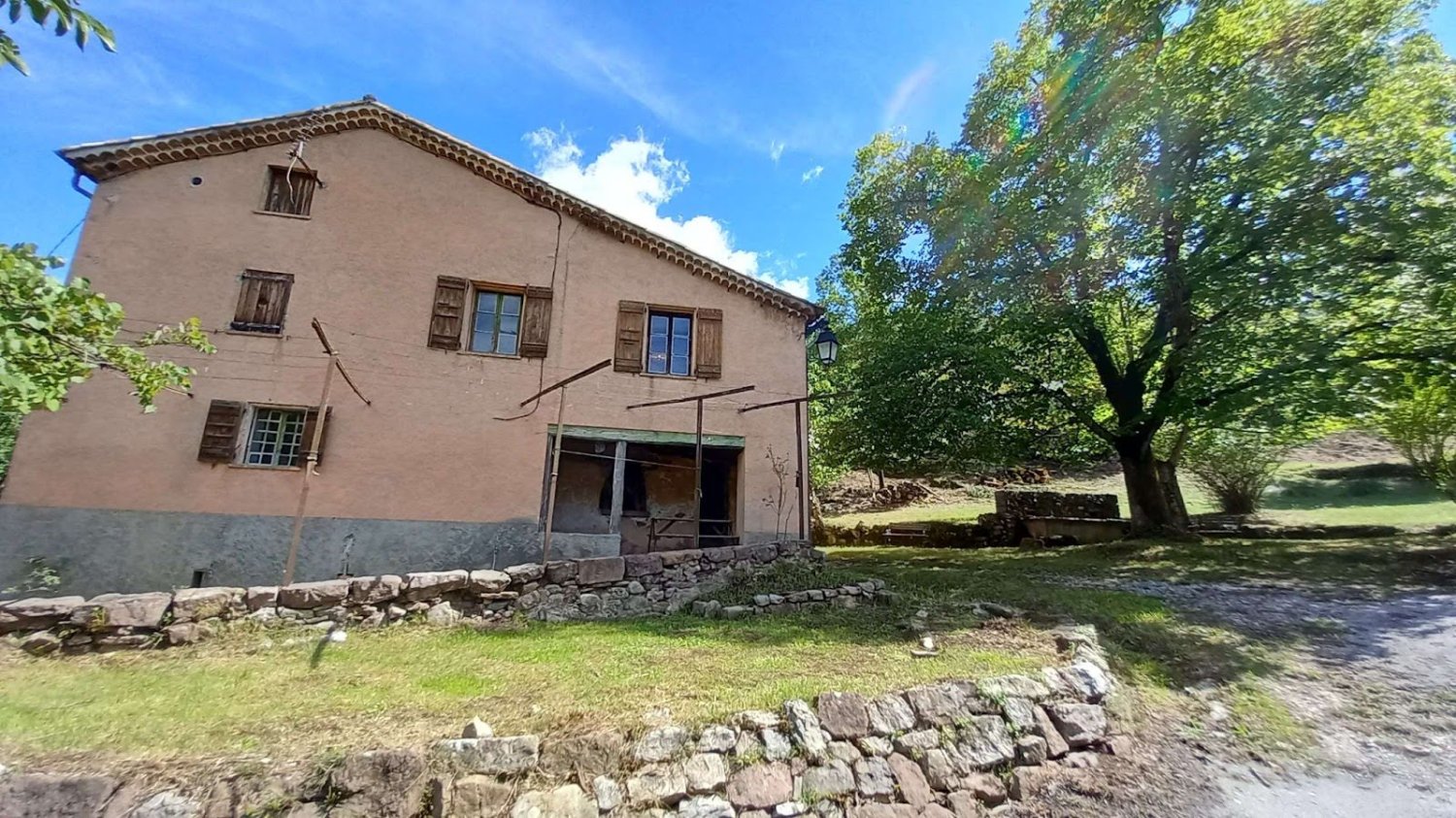 Casa de 4 dormitorios en Alpes-Maritimes, France No. 295056