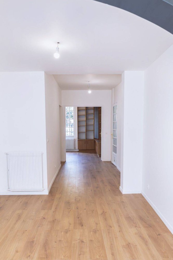 Casa de 6 dormitorios en Nanterre, France No. 333949