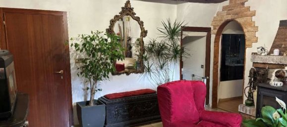 2-salle Appartement à Fabriano, Italy No. 280175 11