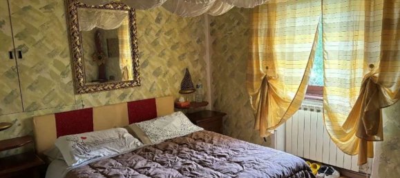 2-salle Appartement à Fabriano, Italy No. 280175 10