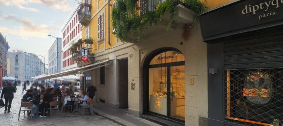 2 bedrooms Apartment in Milan, Italy No. 248639 2