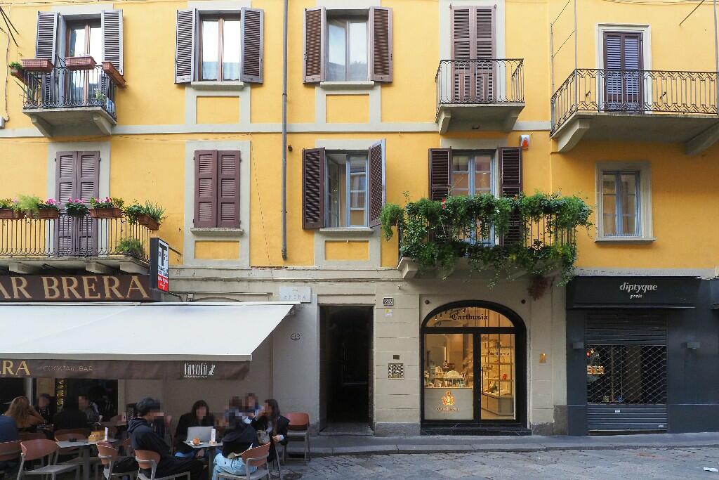 2 bedrooms Apartment in Milan, Italy No. 248639