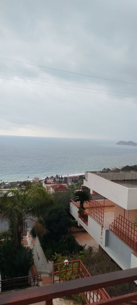 Apartamento de 4 divisões em Letojanni, Italy N.º 252504