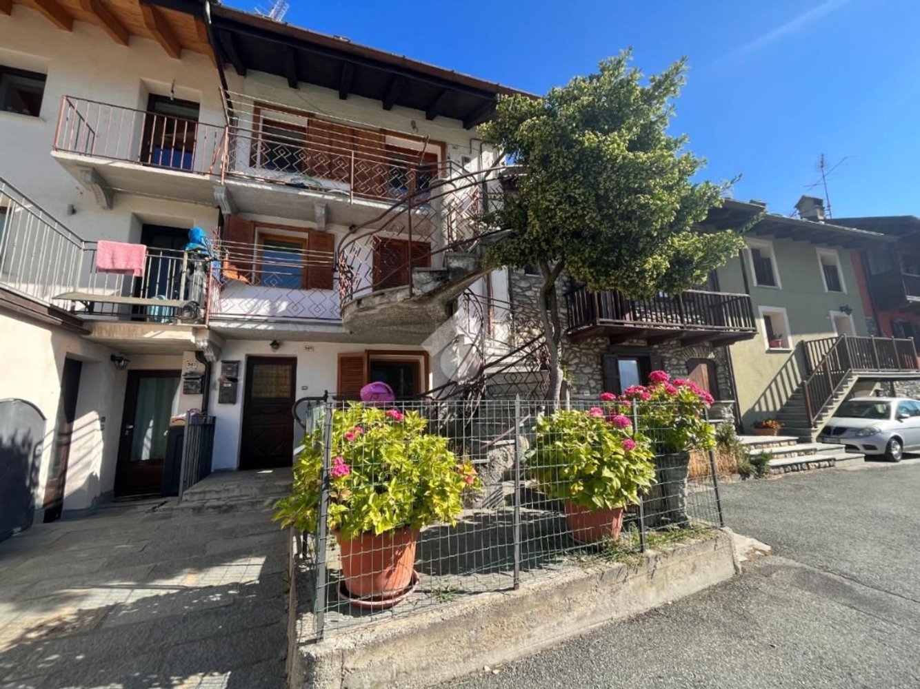 2 rooms Apartment in Saint Christophe, Italy No. 28272