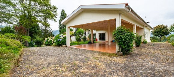 4 bedrooms House in Oliveira de Azemeis, Portugal No. 19898 2