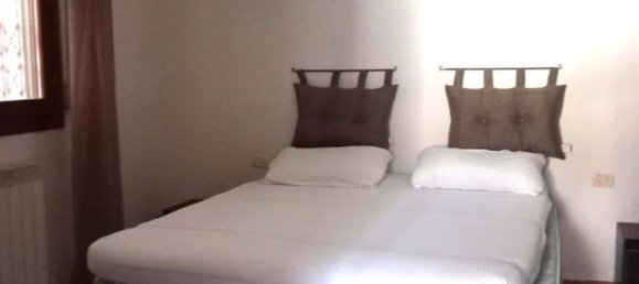 2-salle Appartement à Montevarchi, Italy No. 150376 18