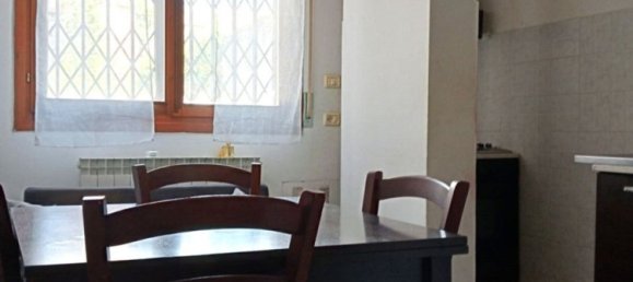 2-salle Appartement à Montevarchi, Italy No. 150376 2