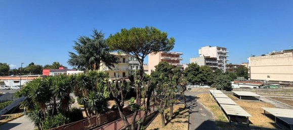 4 bedrooms Apartment in Naples, Italy No. 375836 11