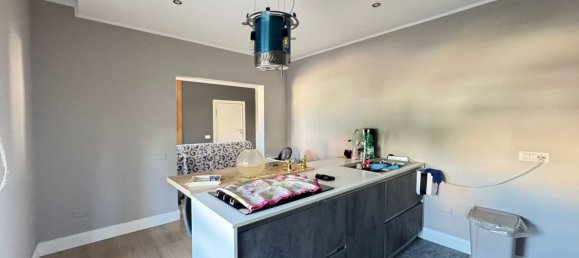 4 bedrooms Apartment in Naples, Italy No. 375836 7