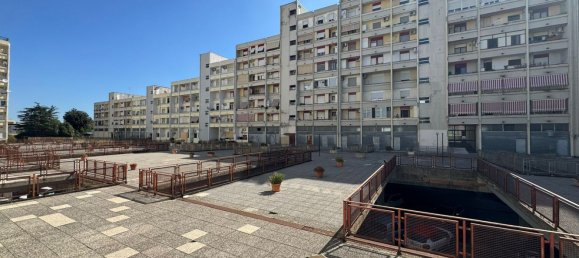 4 bedrooms Apartment in Naples, Italy No. 375836 19