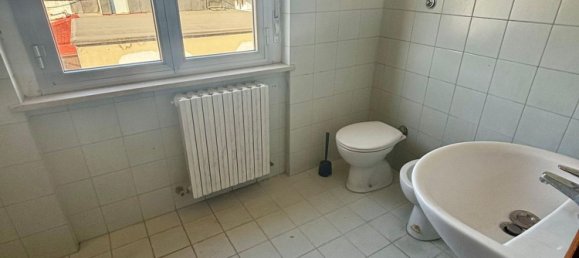 3 rooms Apartment in Pescara, Italy No. 157808 12
