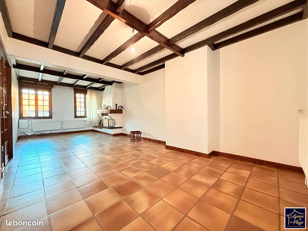 5 bedrooms House in Calais, France No. 310717