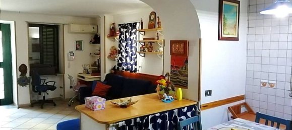 3 bedrooms Apartment in Naples, Italy No. 313996 2