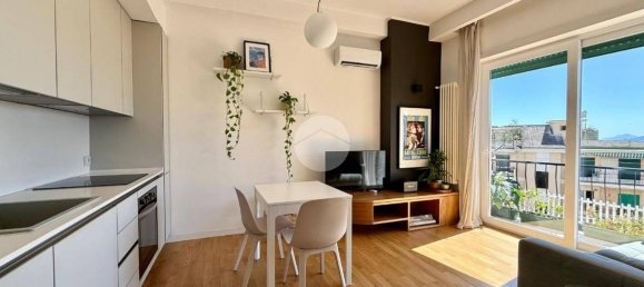 2 Schlafzimmer Wohnung in Naples, Italy, Nr. 273516 9