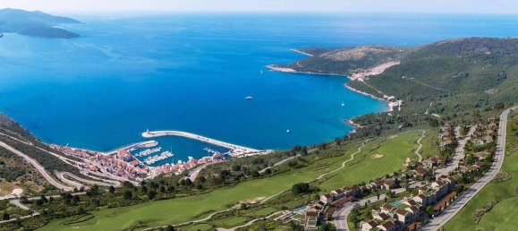 2 bedrooms Apartment in Tivat, Montenegro No. 209 3