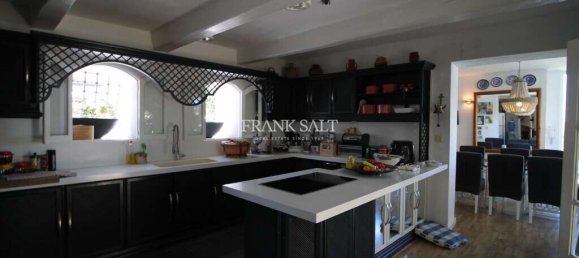 Дом с 3 спальнями в Сент-Джулианс, Мальта № 2119 9