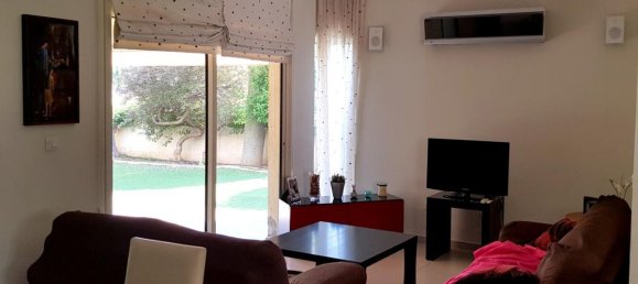 5 bedrooms Villa in Limassol, Cyprus No. 12666 2