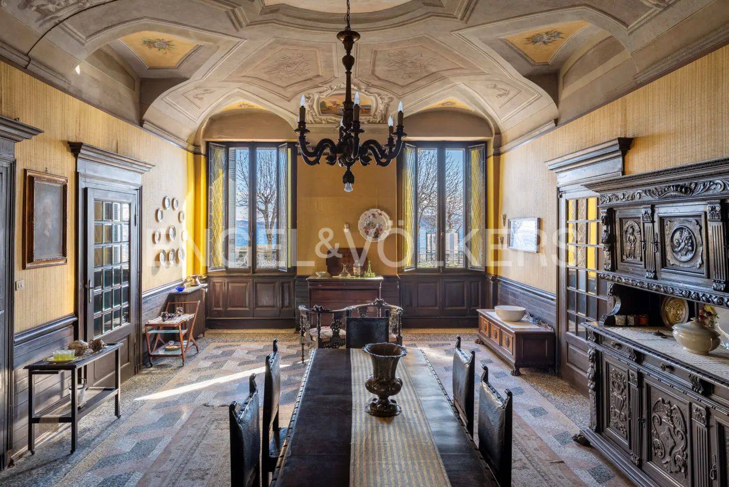 8 غرف نوم فيلا في Belgirate, Italy رقم 128034