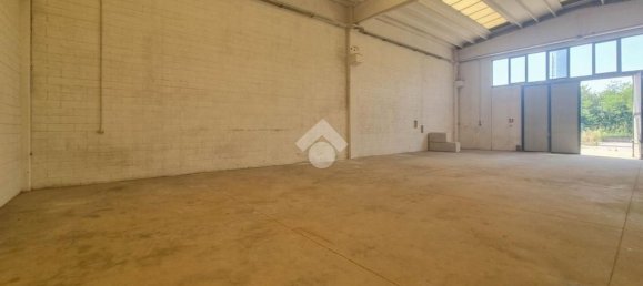 Armazém em Usmate Velate, Italy 685 m² N.º 338376 14