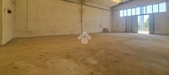 Armazém em Usmate Velate, Italy 685 m² N.º 338376 12