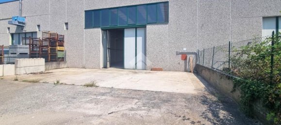 Armazém em Usmate Velate, Italy 685 m² N.º 338376 17