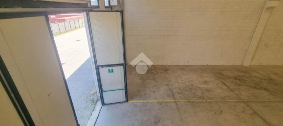 Armazém em Usmate Velate, Italy 685 m² N.º 338376 16