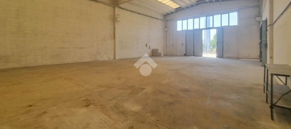 Armazém em Usmate Velate, Italy 685 m² N.º 338376 5
