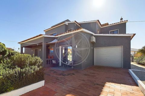 4 bedrooms Castles in Quelfes, Portugal No. 355116