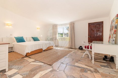 Casa de 6 dormitorios en Porches, Portugal No. 25442