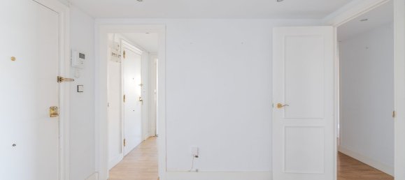 4 bedrooms Apartment in Malaga, Spain No. 188894 16