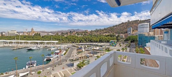 4 bedrooms Apartment in Malaga, Spain No. 188894 3